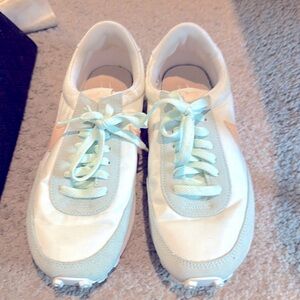 Nike size 7 waffle trainer shoes in a mint green base and light pink Nike logo